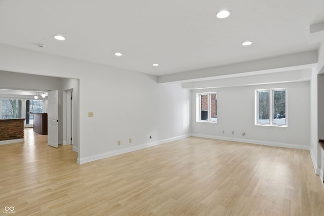 8602 Frontgate Lane, Indianapolis, IN 46256