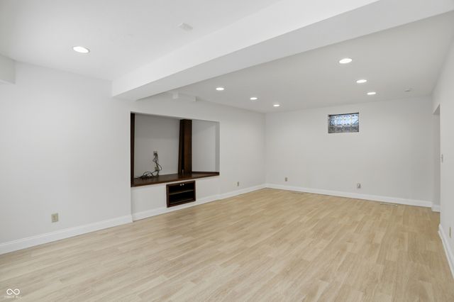 8602 Frontgate Lane, Indianapolis, IN 46256