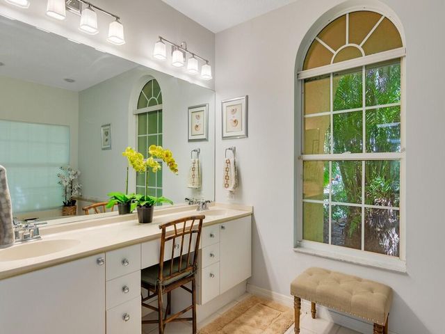 60 La Costa Court, Indian River Shores, FL 32963