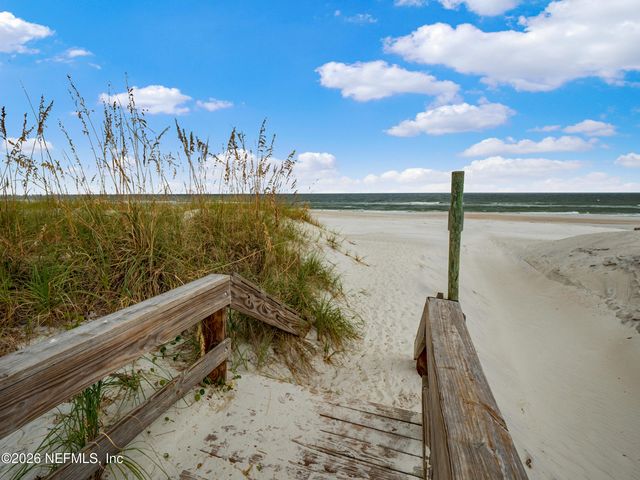 204 LAGUNA VILLAS Boulevard A11, Jacksonville Beach, FL 32250