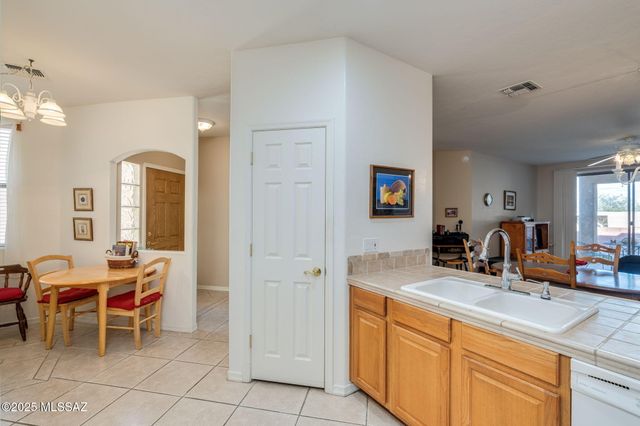 1224 N Laramie Lane, Green Valley, AZ 85614