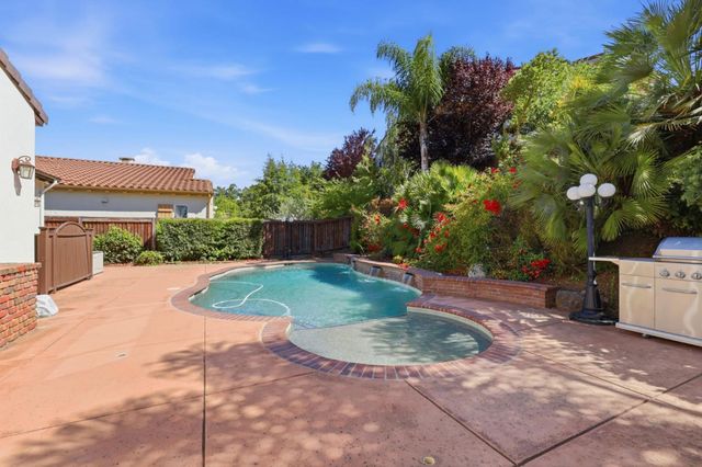 7121 Eagle Ridge Drive, Gilroy, CA 95020