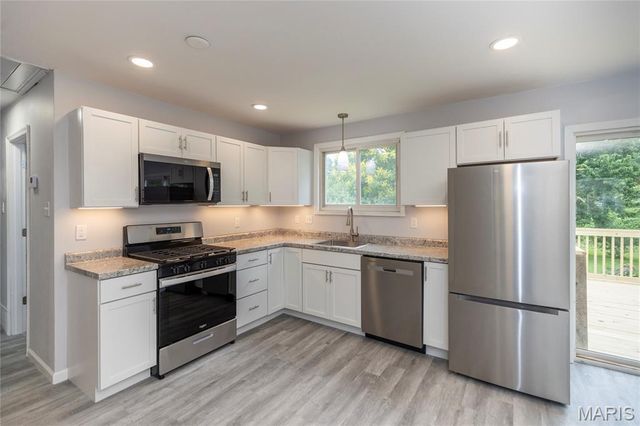 2266 Starling Airport Road, Arnold, MO 63010