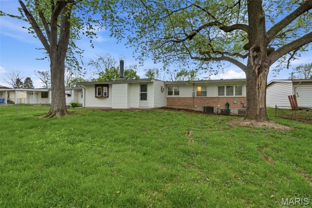 3145 Parker Road, Florissant, MO 63033