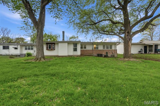 3145 Parker Road, Florissant, MO 63033