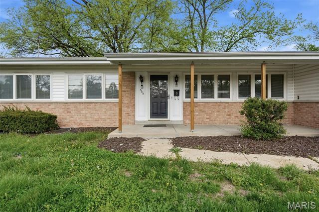 3145 Parker Road, Florissant, MO 63033