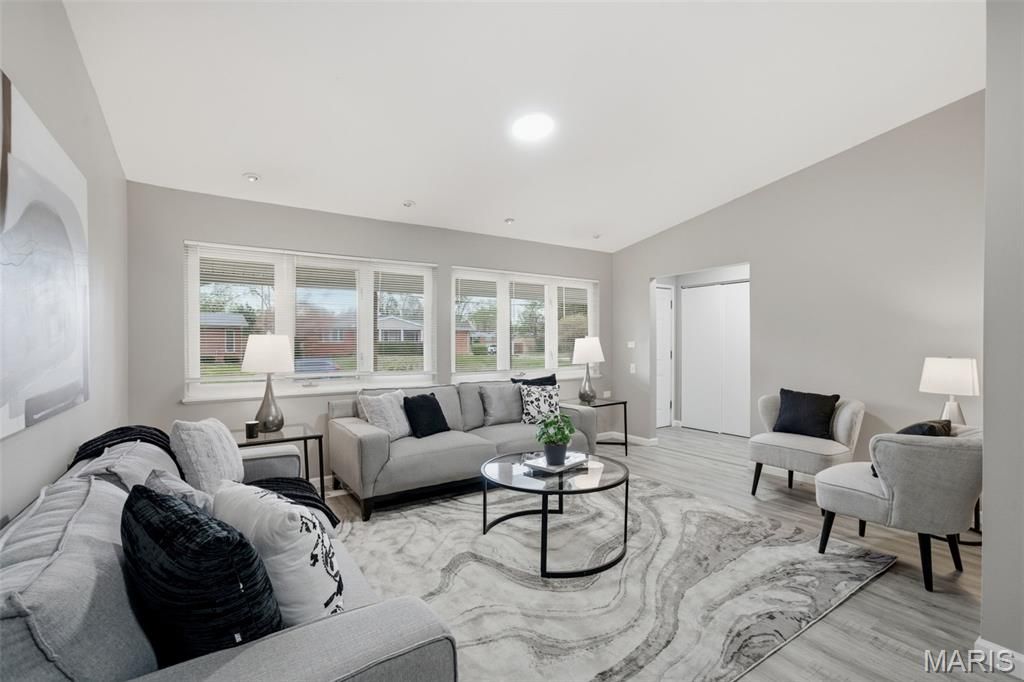 3145 Parker Road, Florissant, MO 63033