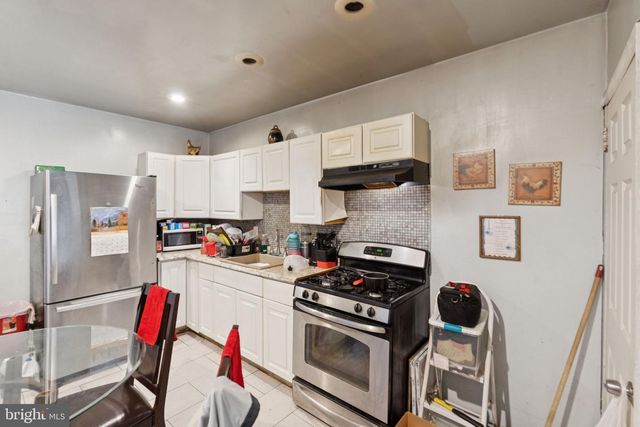 1143 WHITMAN AVE, Camden, NJ 08104