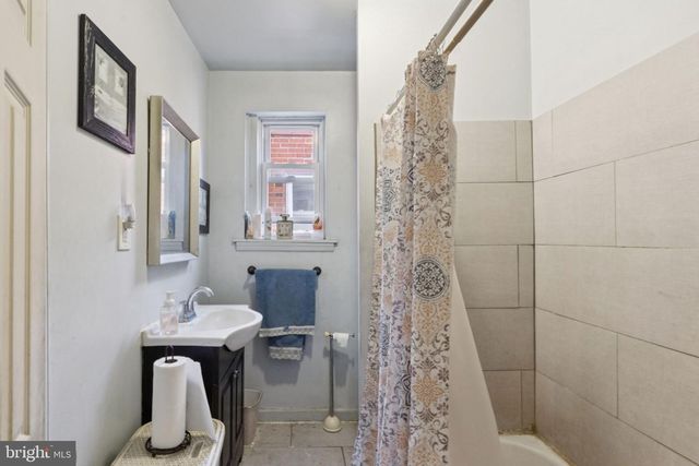 1143 WHITMAN AVE, Camden, NJ 08104