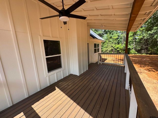 21084 County Road 4147, Lindale, TX 75771