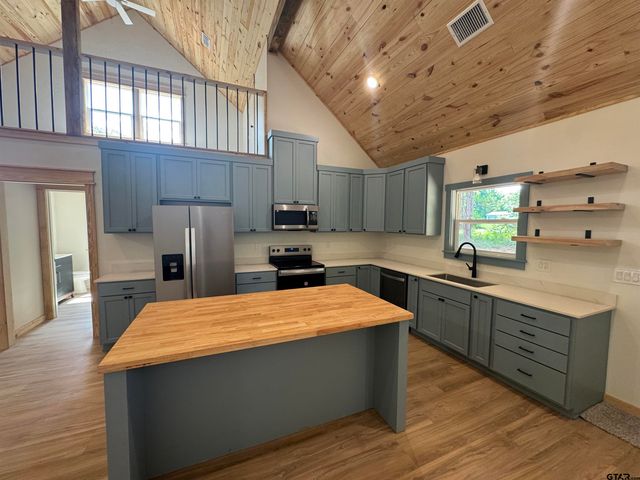 21084 County Road 4147, Lindale, TX 75771