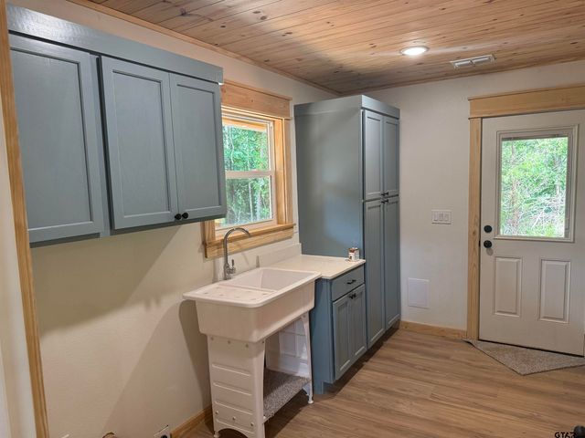 21084 County Road 4147, Lindale, TX 75771