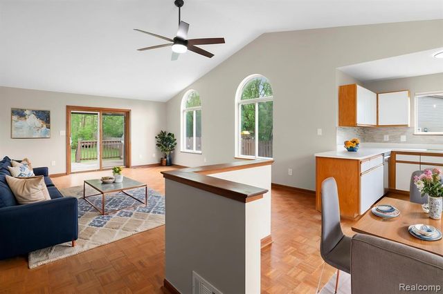 3195 Sandpoint Drive, Brighton, MI 48114