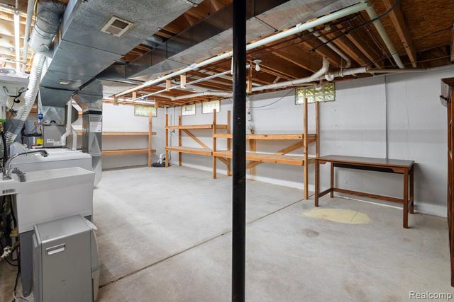 3195 Sandpoint Drive, Brighton, MI 48114