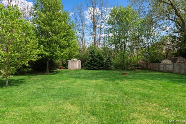 3195 Sandpoint Drive, Brighton, MI 48114