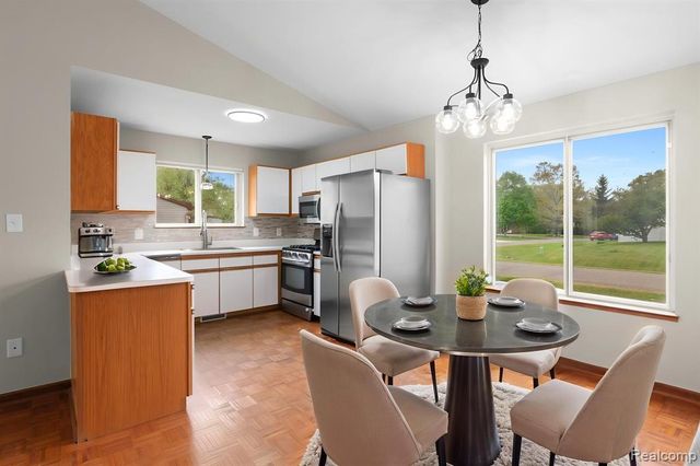 3195 Sandpoint Drive, Brighton, MI 48114