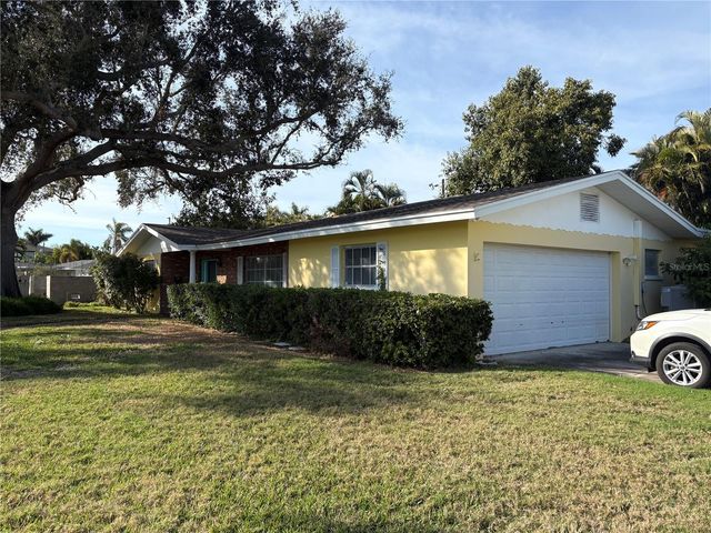 498 BAYVIEW DRIVE NE, St Petersburg, FL 33704