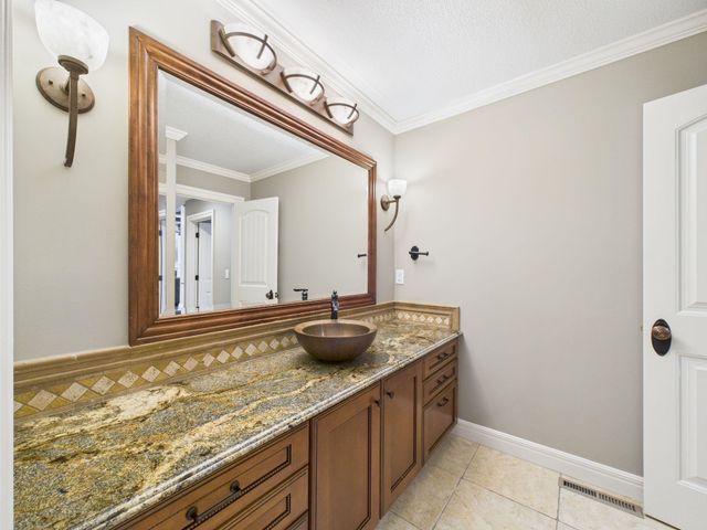 7972 E Caribou Pl, Bel Aire, KS 67226