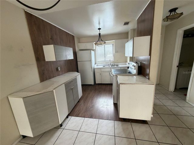 5861 CURRY FORD ROAD 12, Orlando, FL 32822