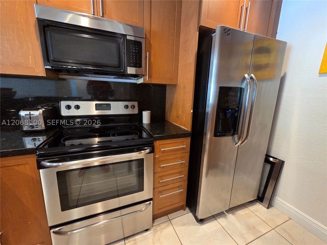 7401 SW 82nd St 201S, Miami, FL 33143