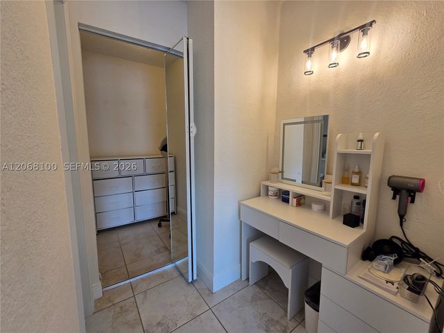 7401 SW 82nd St 201S, Miami, FL 33143