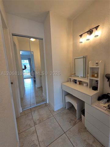 7401 SW 82nd St 201S, Miami, FL 33143