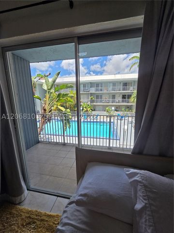 7401 SW 82nd St 201S, Miami, FL 33143