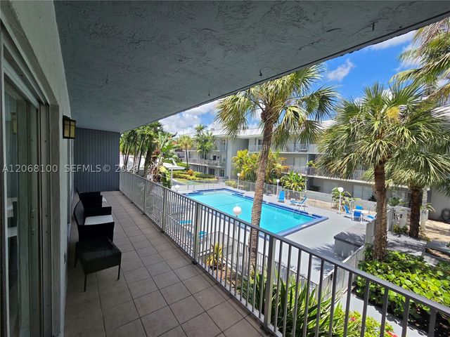 7401 SW 82nd St 201S, Miami, FL 33143