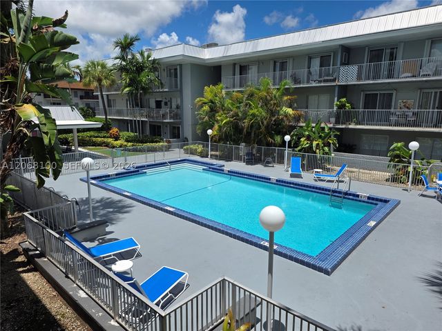 7401 SW 82nd St 201S, Miami, FL 33143