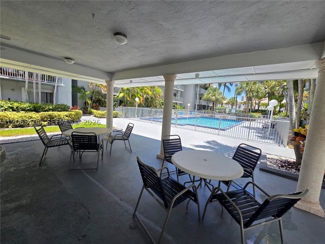 7401 SW 82nd St 201S, Miami, FL 33143