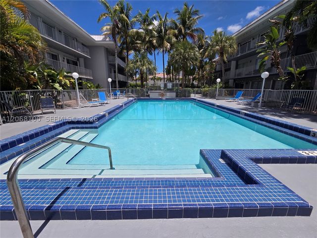 7401 SW 82nd St 201S, Miami, FL 33143