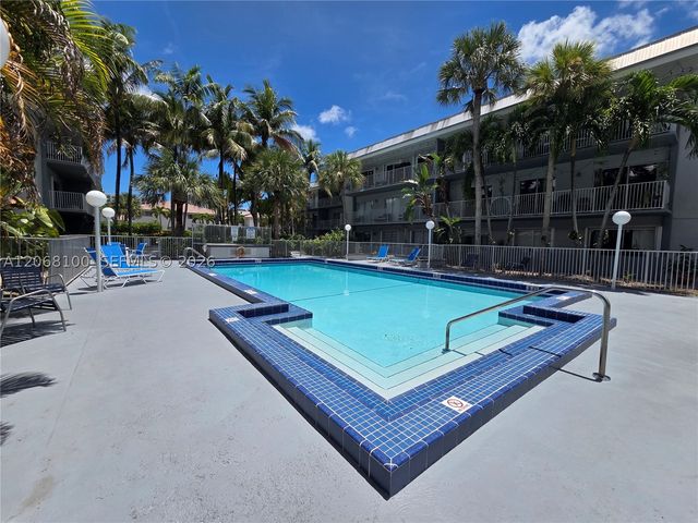 7401 SW 82nd St 201S, Miami, FL 33143