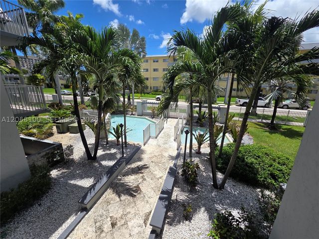 7401 SW 82nd St 201S, Miami, FL 33143