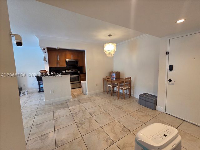 7401 SW 82nd St 201S, Miami, FL 33143