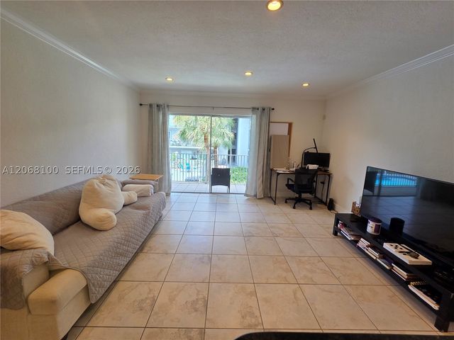 7401 SW 82nd St 201S, Miami, FL 33143