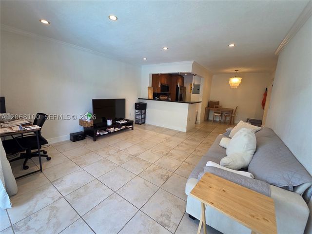 7401 SW 82nd St 201S, Miami, FL 33143