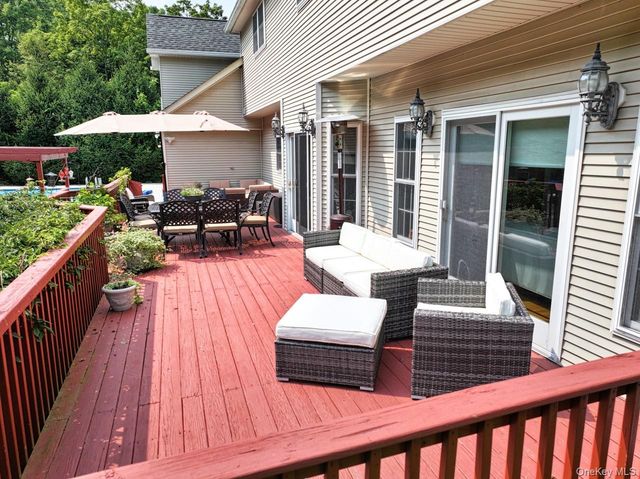 9 Roselawn Road, Highland Mills, NY 10930
