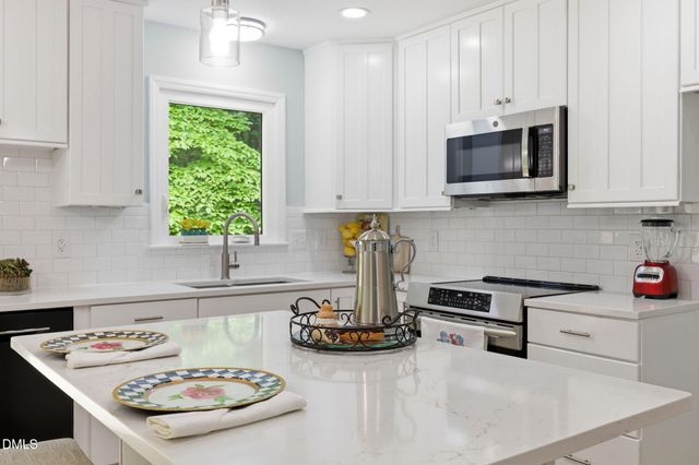8521 Applecross Circle, Apex, NC 27539