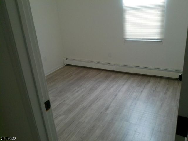523 Franklin St, Elizabeth City, NJ 07206