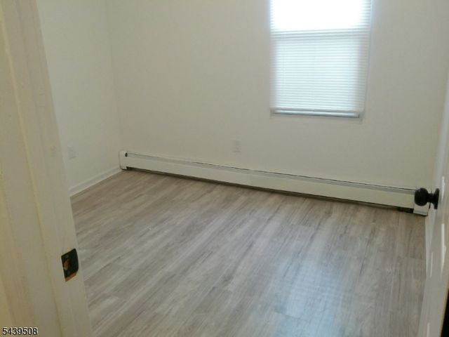 523 Franklin St, Elizabeth City, NJ 07206