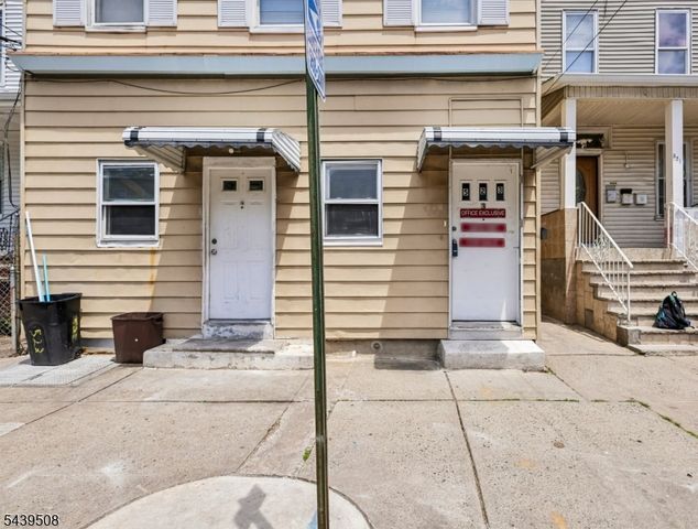 523 Franklin St, Elizabeth City, NJ 07206
