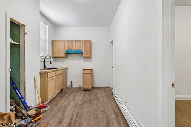 523 Franklin St, Elizabeth City, NJ 07206