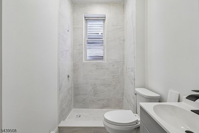 523 Franklin St, Elizabeth City, NJ 07206