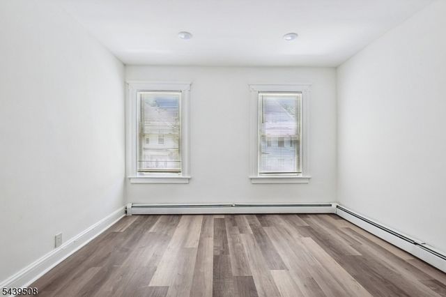 523 Franklin St, Elizabeth City, NJ 07206