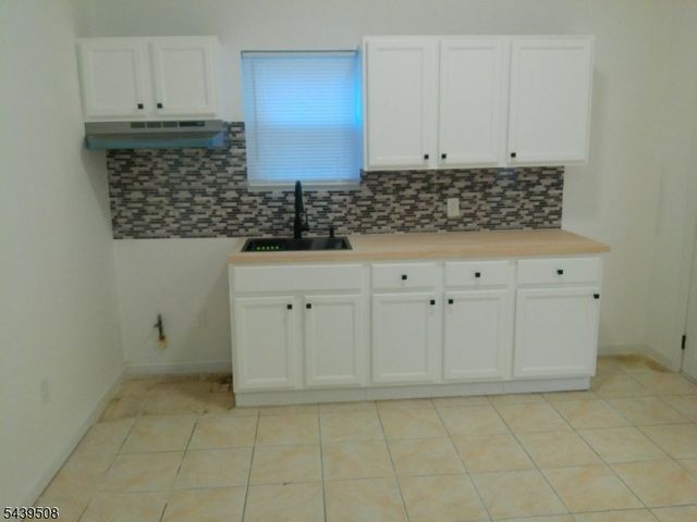 523 Franklin St, Elizabeth City, NJ 07206