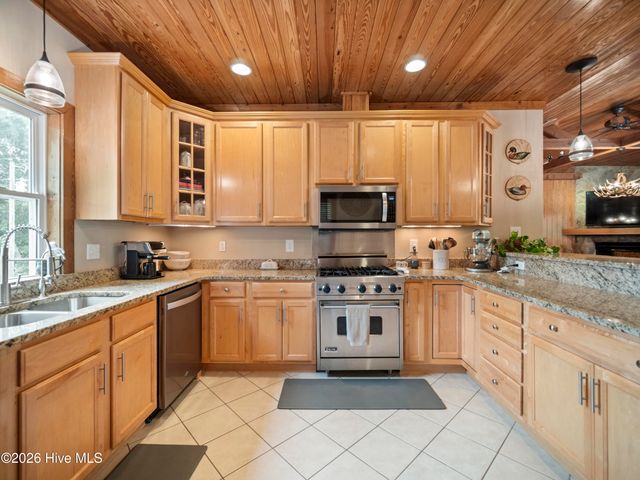 221 Estate Road, Atkinson, NC 28421