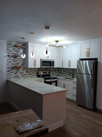 240 HORIZONS W 208, Boynton Beach, FL 33435