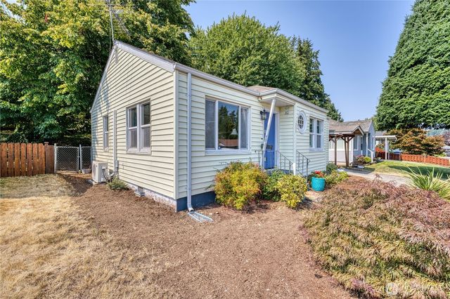 2525 Veldee Avenue, Bremerton, WA 98312