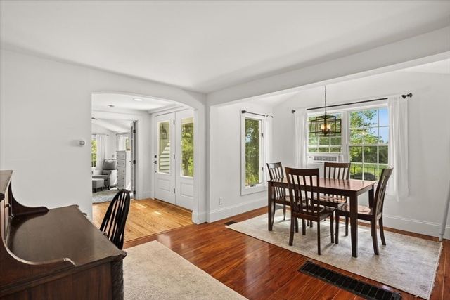 66 Mayflower Ridge Dr, Wareham, MA 02571