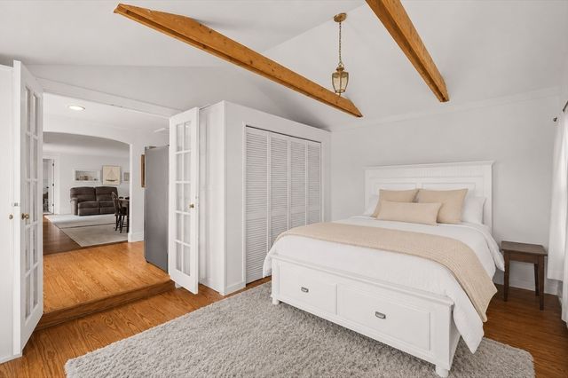 66 Mayflower Ridge Dr, Wareham, MA 02571
